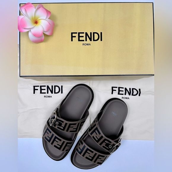 FENDI Leather FF Slide Sandals - Picture 3 of 10